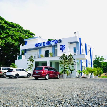 Hostal El Ejecutivo San Juan de la Maguana Bagian luar foto