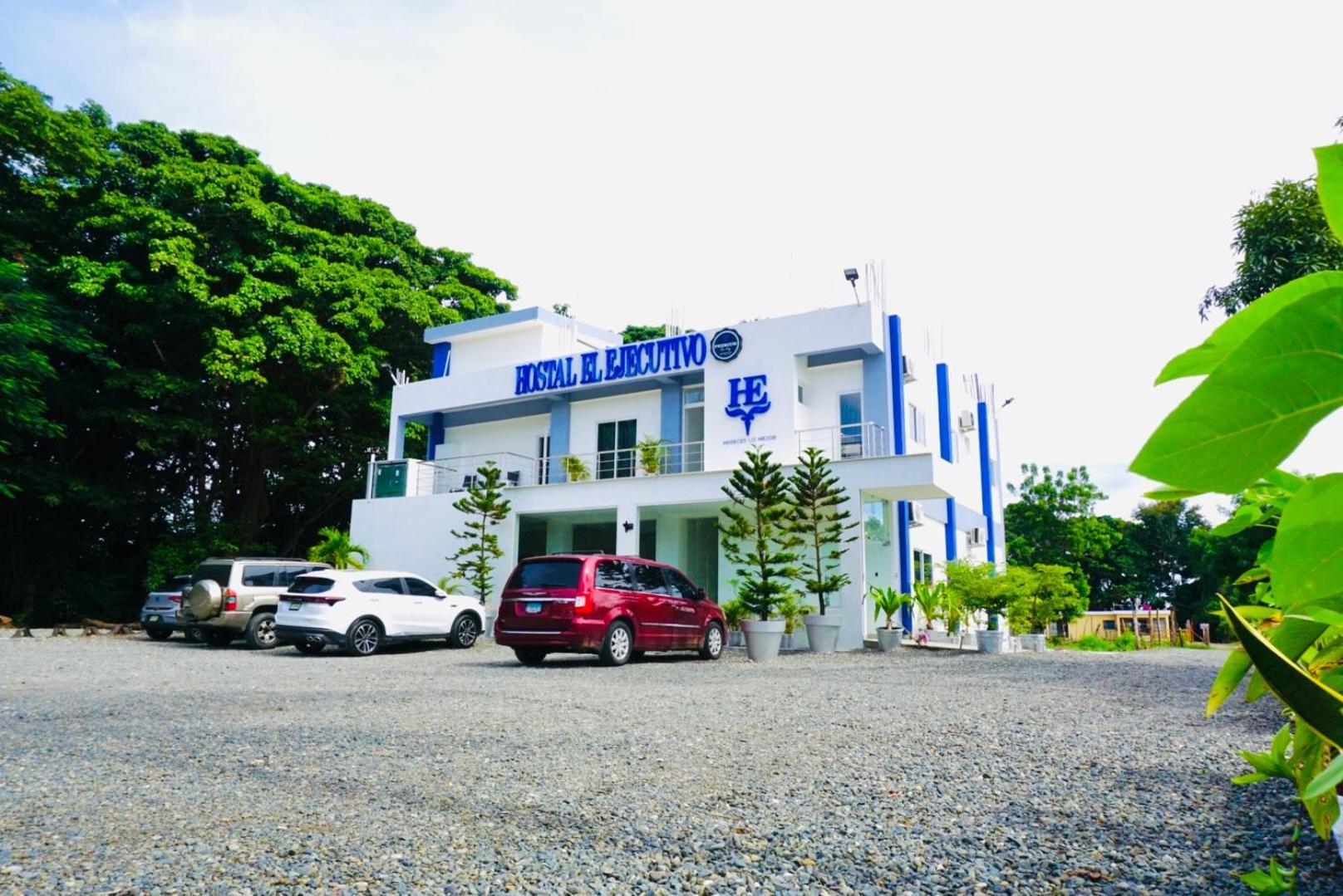 Hostal El Ejecutivo San Juan de la Maguana Bagian luar foto